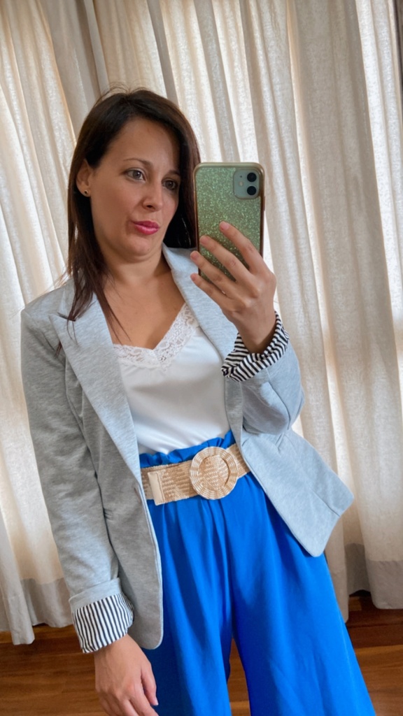 Chaqueta básica gris