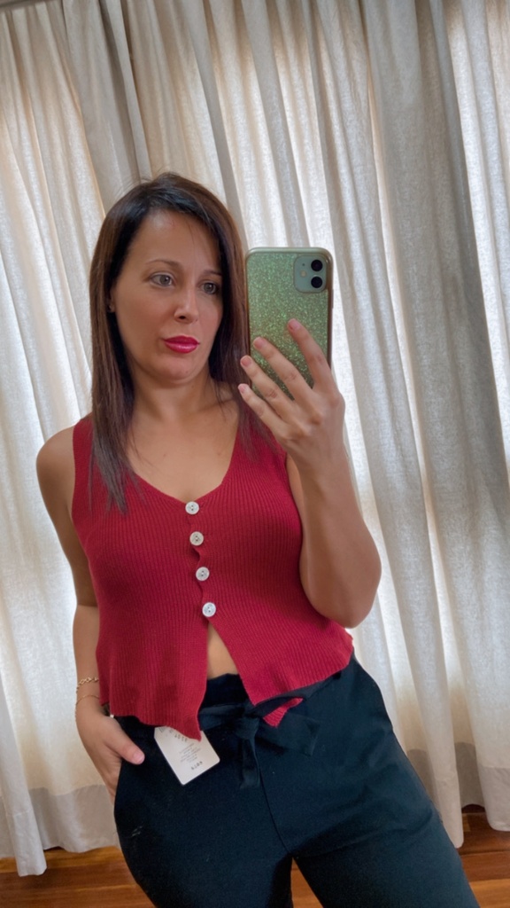 Top con botones