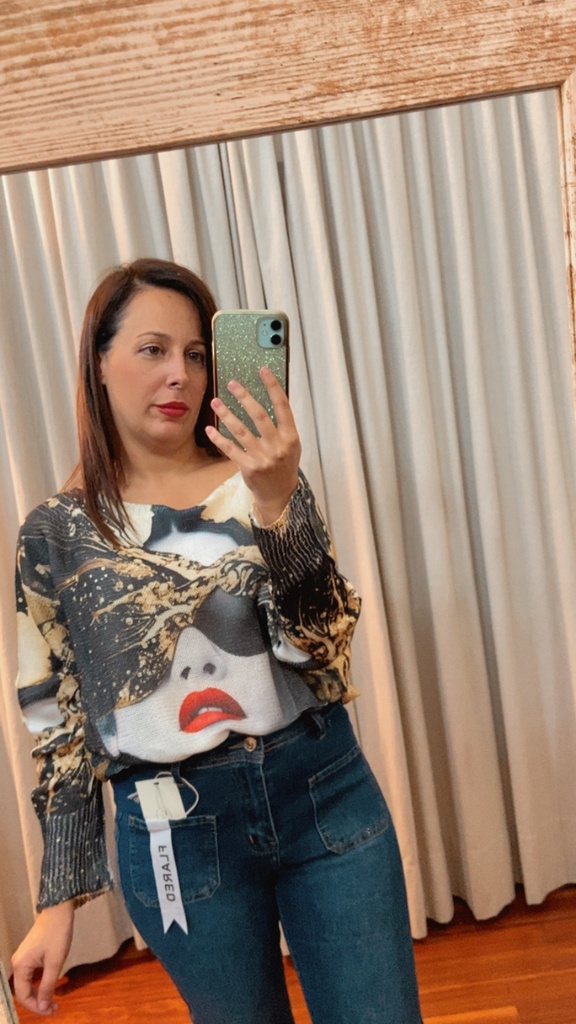 Blusa hilo muñeca labios rojos
