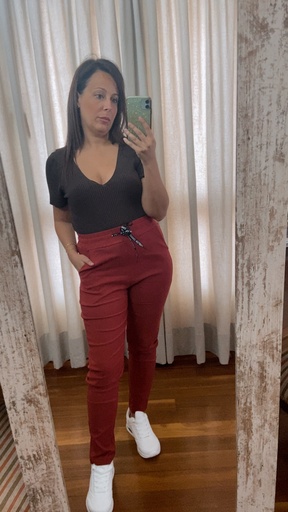 [R25823MUO] Top canalé con escote