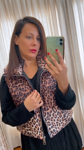 [R2582230MUO] Chaleco acolchado leopardo