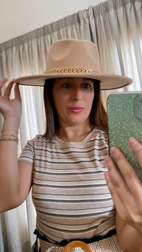 [S251] Sombrero con cadena